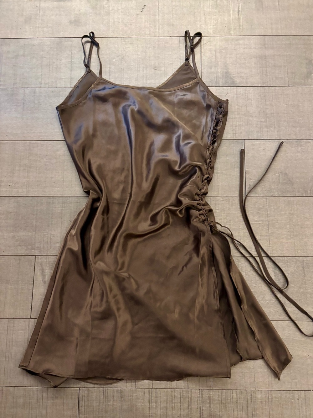 🦋La Vie En Rose🦋 *RARE FIND* Y2K Glossy Brown Satin Lace-Up Chemise Slip